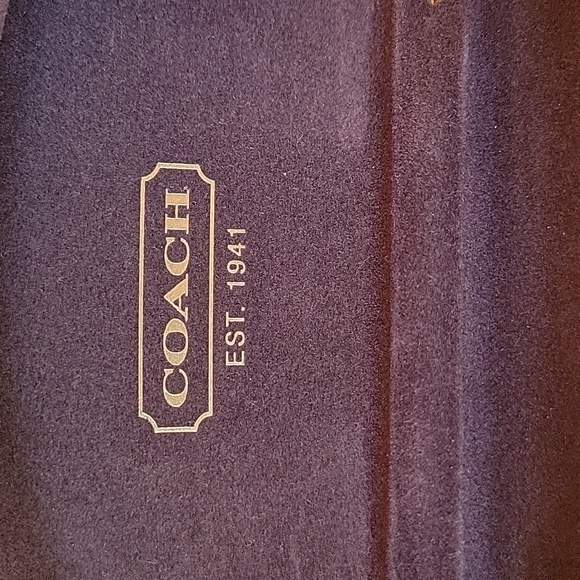 Coach logo clamshell eyeglass/sunglass hard case. - Picture 10 of 12